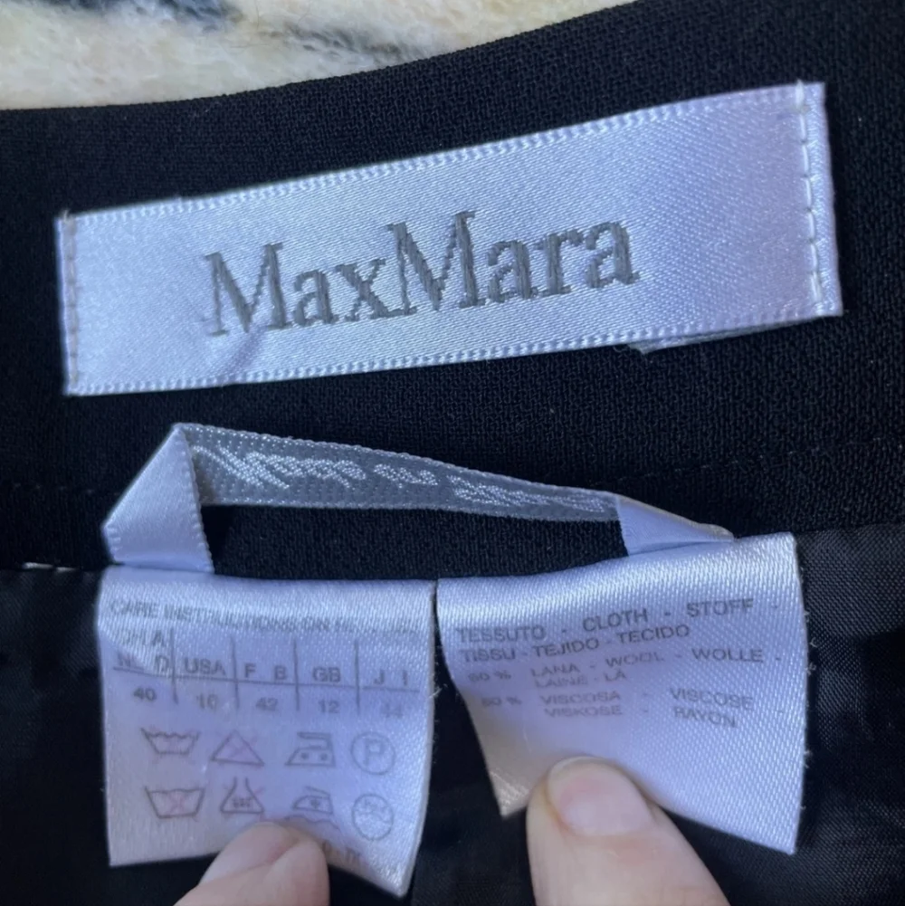 Max Mara Size 10 Black Skirt Made In Italy